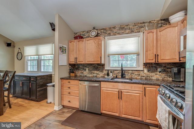 211 CAHNT AVE, Berlin, NJ 08009