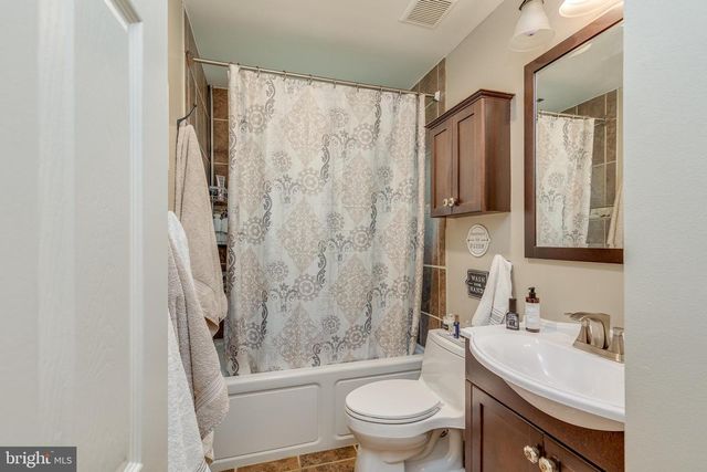 211 CAHNT AVE, Berlin, NJ 08009