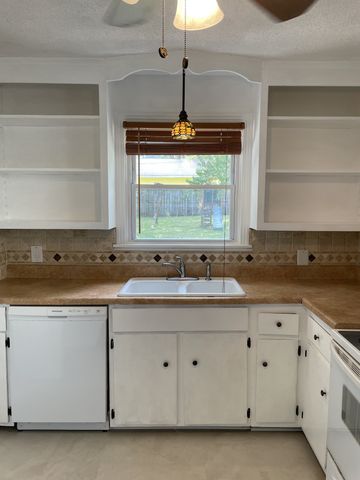 406 Avondale Dr, Nashville, TN 37206