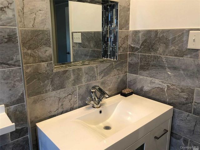 563 Albemarle Place, Cedarhurst, NY 11516