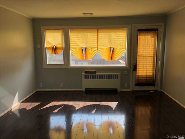 563 Albemarle Place, Cedarhurst, NY 11516