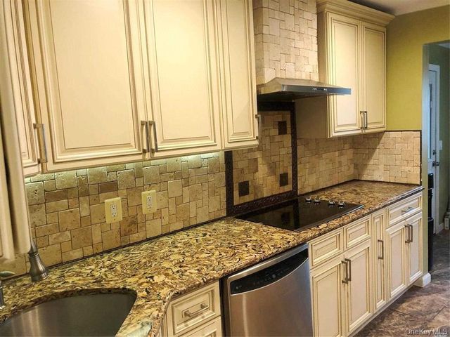 563 Albemarle Place, Cedarhurst, NY 11516