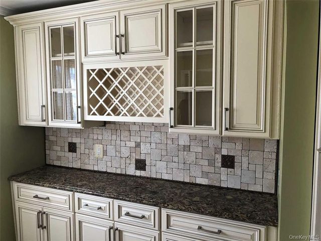 563 Albemarle Place, Cedarhurst, NY 11516