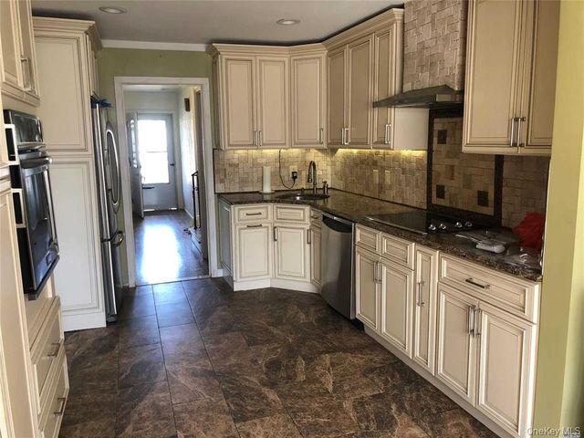 563 Albemarle Place, Cedarhurst, NY 11516