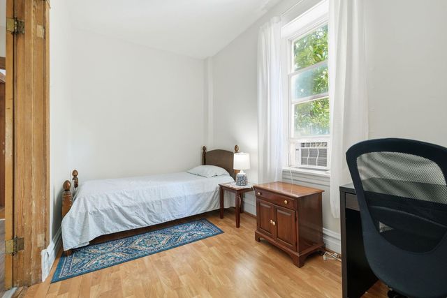4100 N Kimball Avenue, Chicago, IL 60618