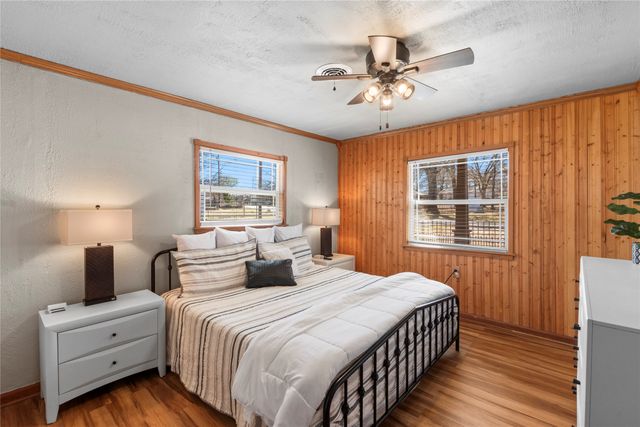 208 Harbor Drive, Gun Barrel City, TX 75156
