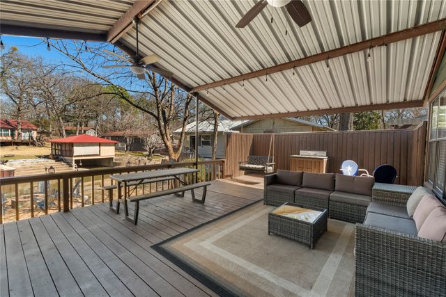 208 Harbor Drive, Gun Barrel City, TX 75156