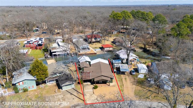 208 Harbor Drive, Gun Barrel City, TX 75156
