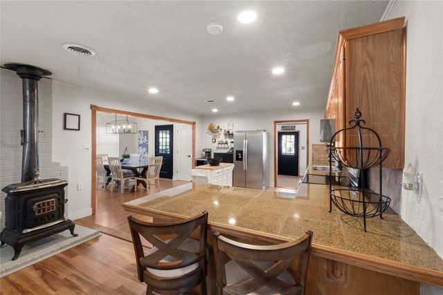 208 Harbor Drive, Gun Barrel City, TX 75156