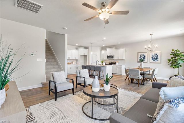 1 Apron DR, Suffolk, VA 23434