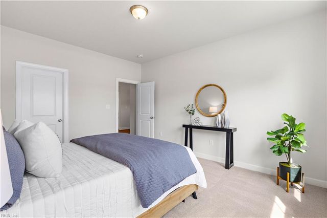 1 Apron DR, Suffolk, VA 23434