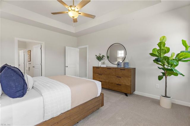 1 Apron DR, Suffolk, VA 23434