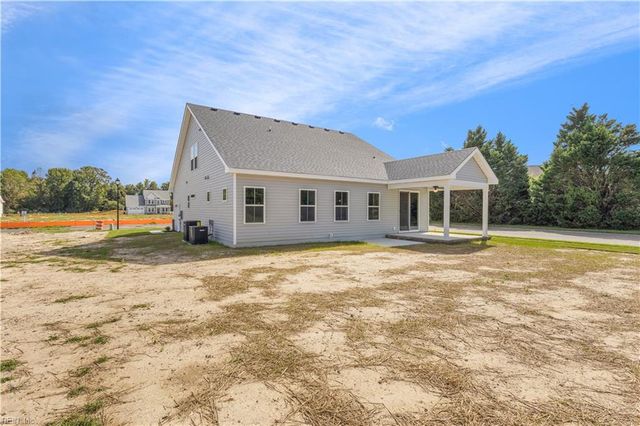 1 Apron DR, Suffolk, VA 23434