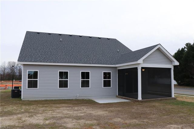 1 Apron DR, Suffolk, VA 23434