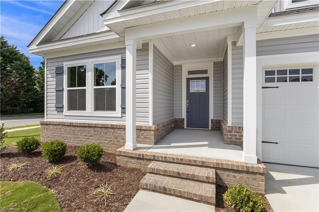 1 Apron DR, Suffolk, VA 23434