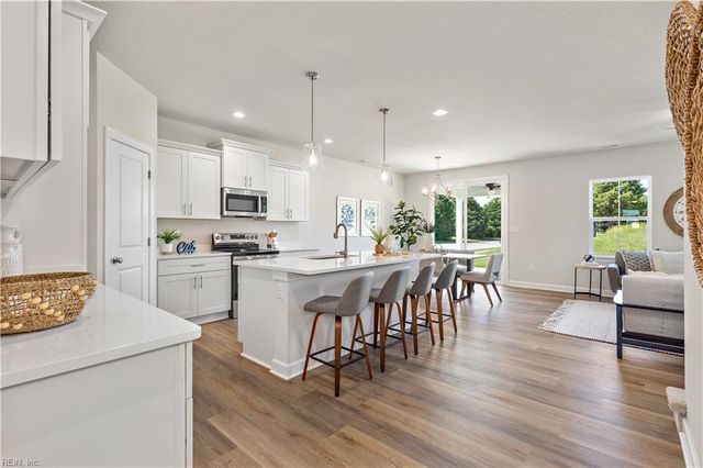 1 Apron DR, Suffolk, VA 23434