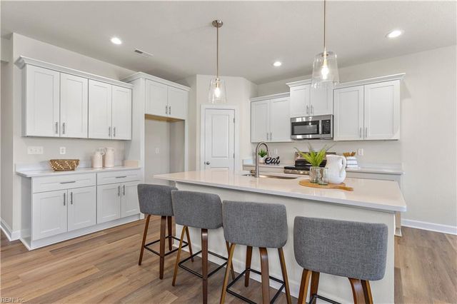 1 Apron DR, Suffolk, VA 23434