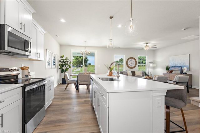 1 Apron DR, Suffolk, VA 23434