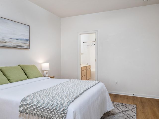 2100 Pipers Field DR 30, Austin, TX 78758