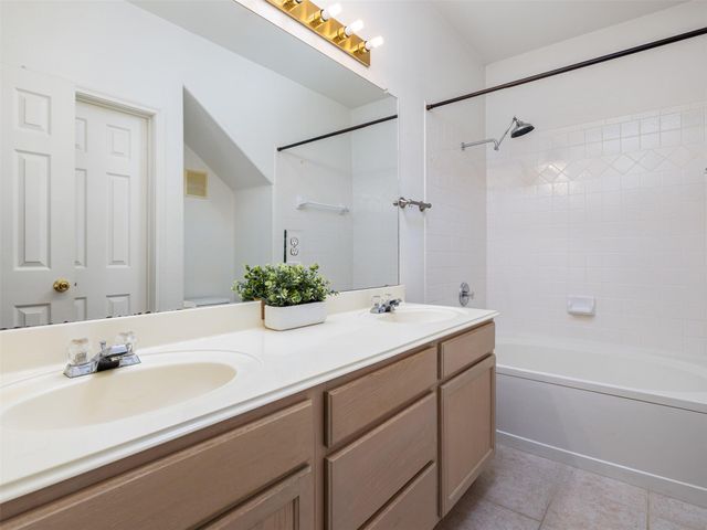 2100 Pipers Field DR 30, Austin, TX 78758