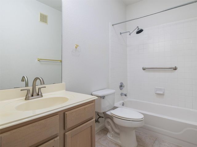 2100 Pipers Field DR 30, Austin, TX 78758