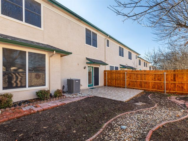 2100 Pipers Field DR 30, Austin, TX 78758