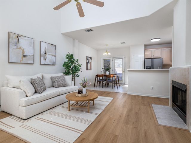 2100 Pipers Field DR 30, Austin, TX 78758