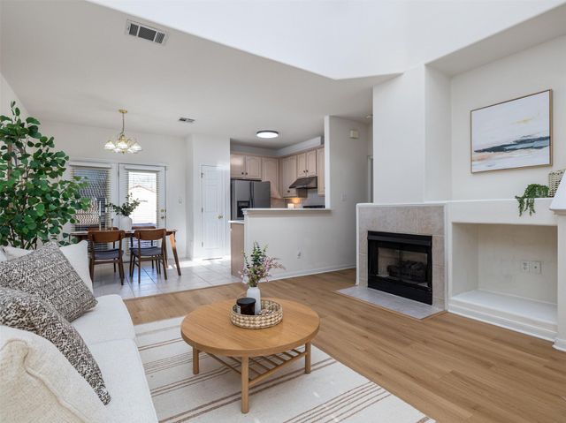 2100 Pipers Field DR 30, Austin, TX 78758