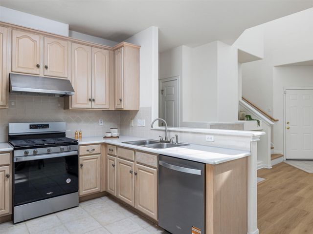 2100 Pipers Field DR 30, Austin, TX 78758