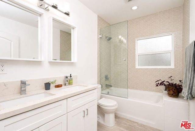 1319 12th Avenue, Los Angeles, CA 90019
