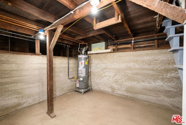 1319 12th Avenue, Los Angeles, CA 90019