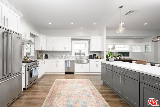 1319 12th Avenue, Los Angeles, CA 90019