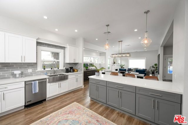 1319 12th Avenue, Los Angeles, CA 90019