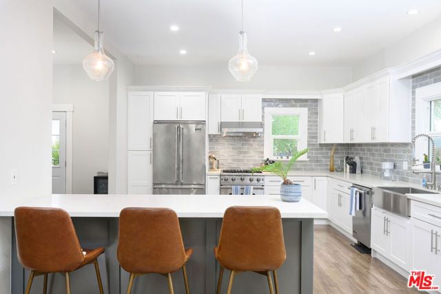 1319 12th Avenue, Los Angeles, CA 90019