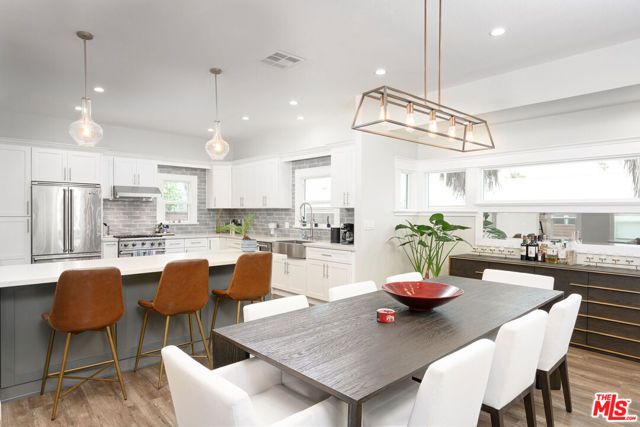1319 12th Avenue, Los Angeles, CA 90019