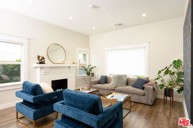 1319 12th Avenue, Los Angeles, CA 90019