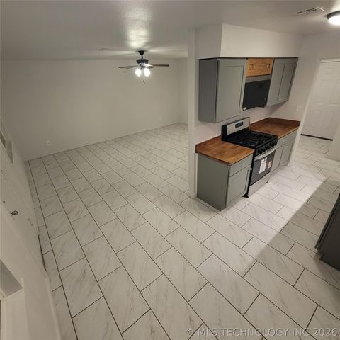 802 E Knisley Avenue, Checotah, OK 74426