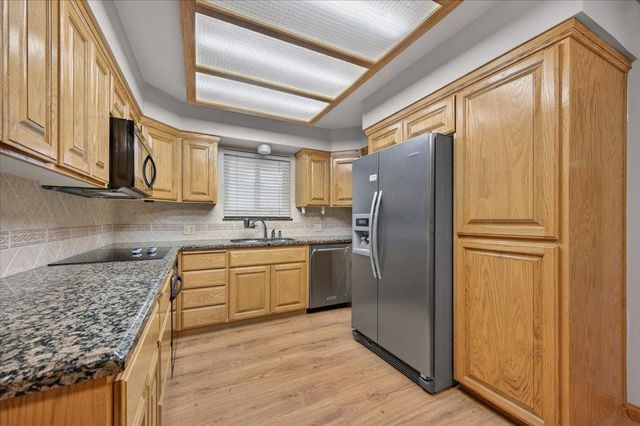 4588 E Holland Avenue, Fresno, CA 93726