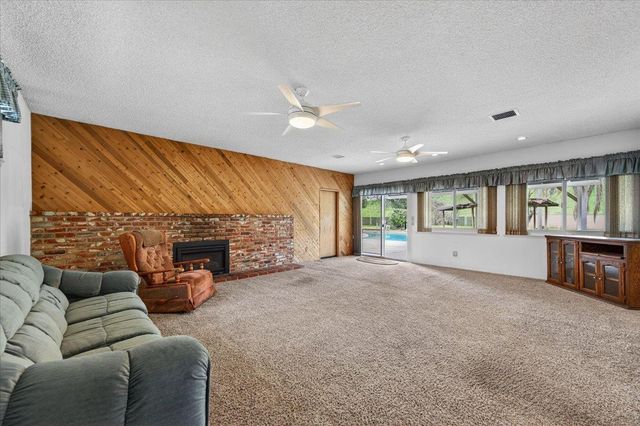 4588 E Holland Avenue, Fresno, CA 93726