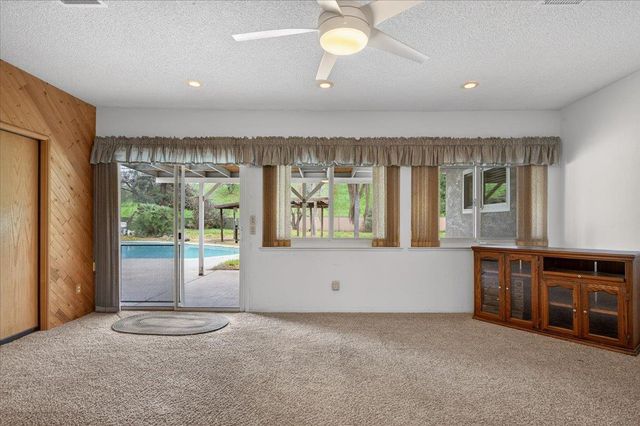 4588 E Holland Avenue, Fresno, CA 93726