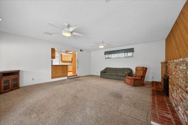 4588 E Holland Avenue, Fresno, CA 93726