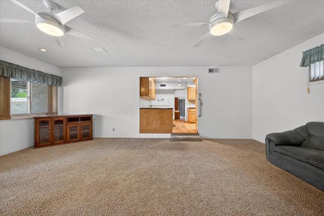 4588 E Holland Avenue, Fresno, CA 93726