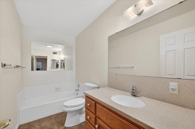 4588 E Holland Avenue, Fresno, CA 93726