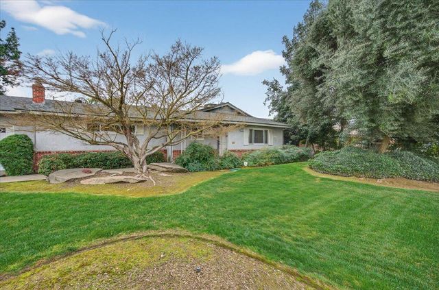 4588 E Holland Avenue, Fresno, CA 93726