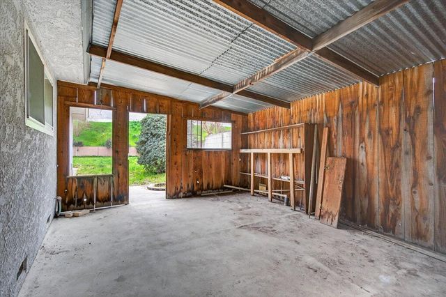 4588 E Holland Avenue, Fresno, CA 93726