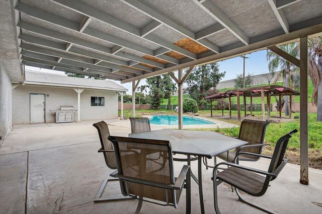 4588 E Holland Avenue, Fresno, CA 93726