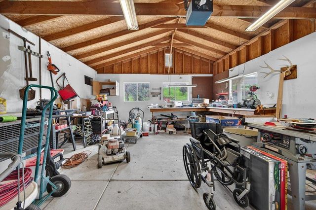 4588 E Holland Avenue, Fresno, CA 93726