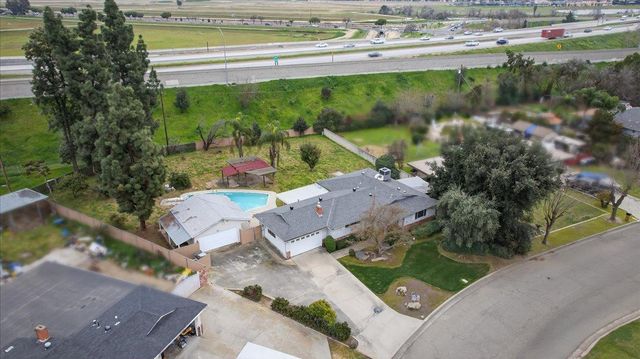 4588 E Holland Avenue, Fresno, CA 93726