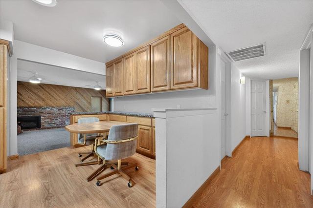 4588 E Holland Avenue, Fresno, CA 93726