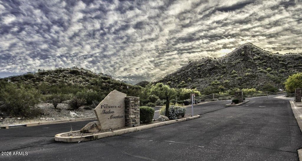 2703 E FRIESS Drive 5, Phoenix, AZ 85032 — exterior